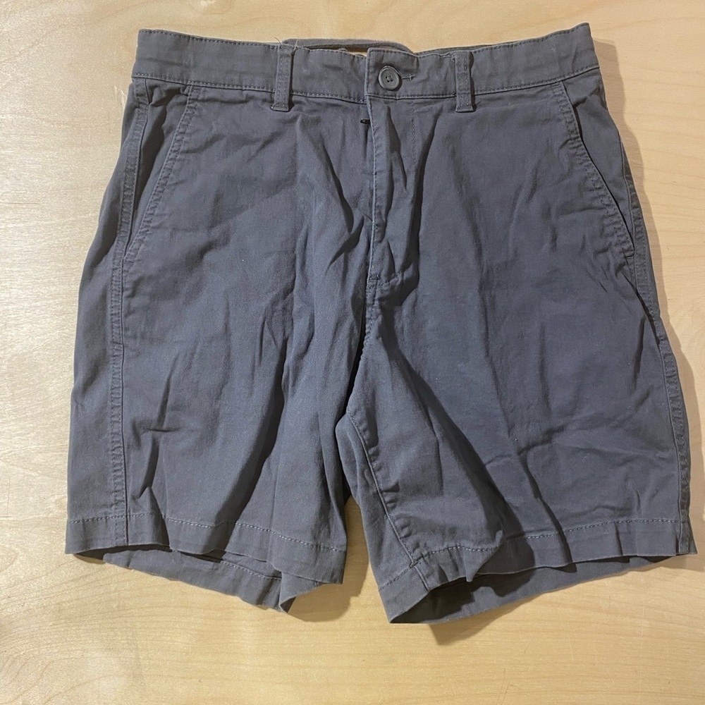 H & M Classic Gray Shorts Regular Fit Size Small (OE)